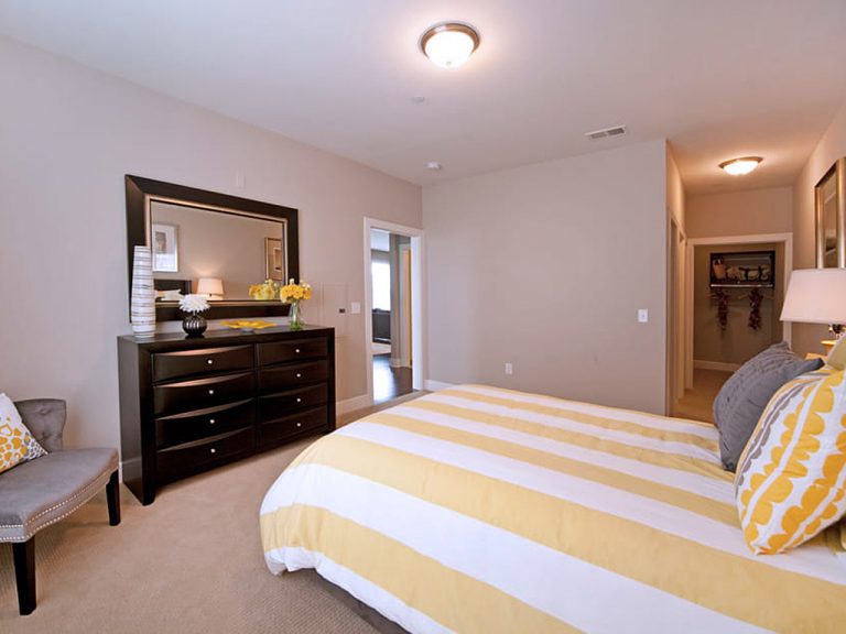 Merion Cross Keys Bedroom 01 768x576