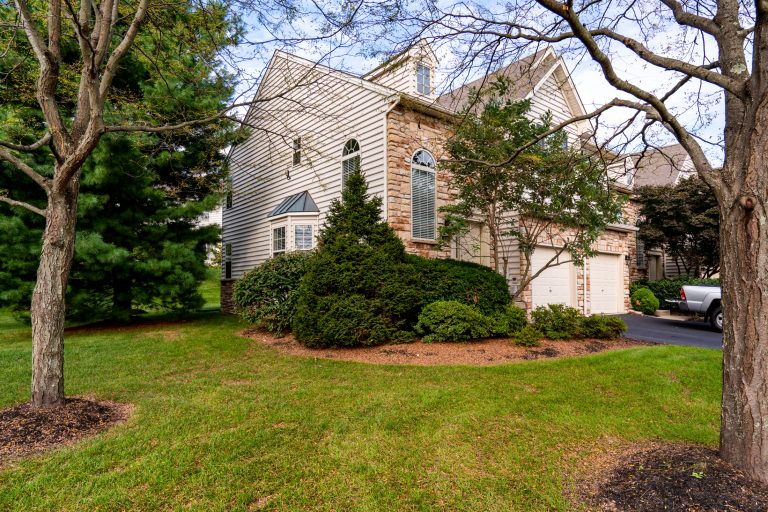 Summer Hill Outside 10052018 093707 1 768x512