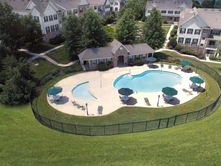 Heritage Green Gallery 020 POOL 768x576