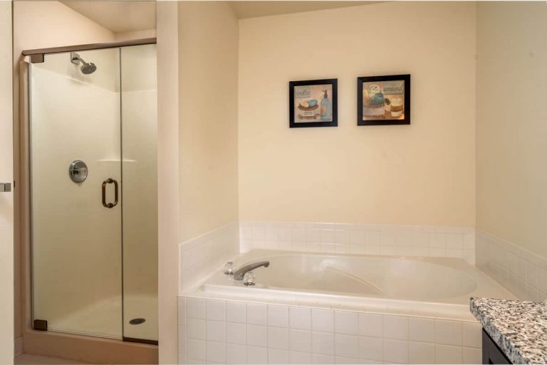 Summer Hill Model bath 2 768x513