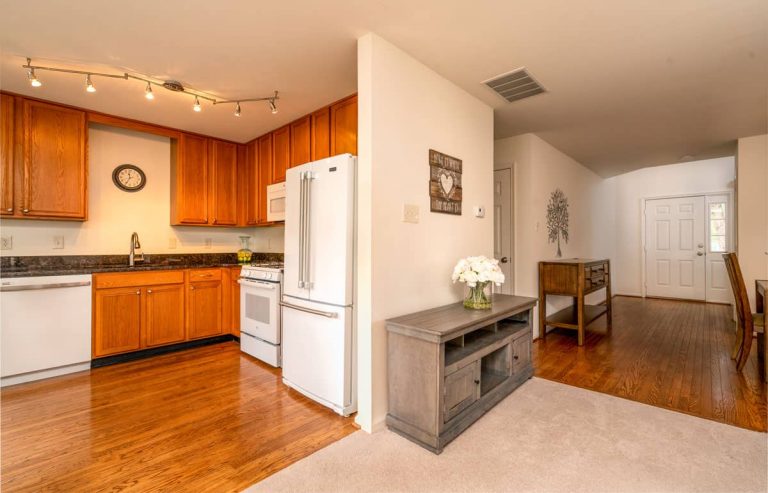 Summer Hill Model kitchen foyer 768x493