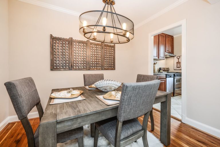 02 Dogwood Large 1 Bedroom Apartment at Manor House 2 768x513