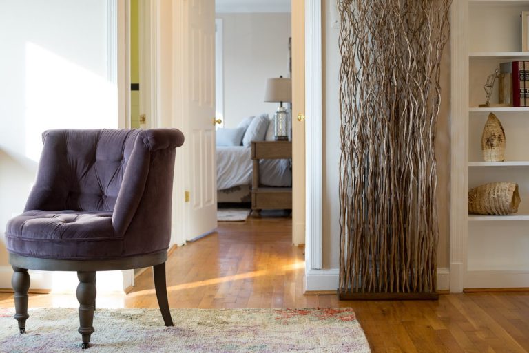 06 Dogwood Large 1 Bedroom Apartment at Manor House 1 768x513