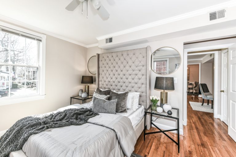 17 Magnolia Grand Foyer Apartment at Manor House 768x512